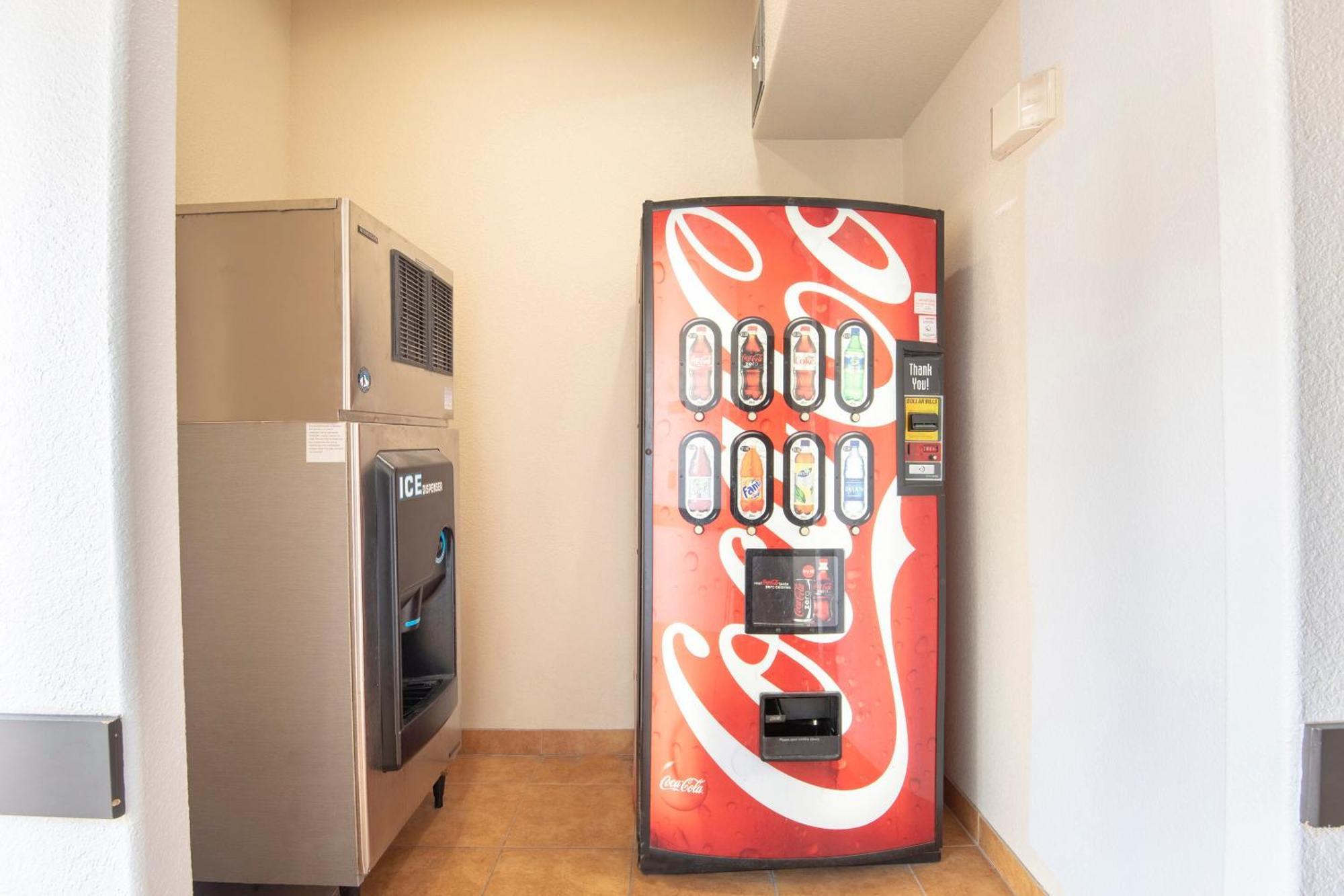 Oyo Townhouse Clute Lake Jackson Εξωτερικό φωτογραφία