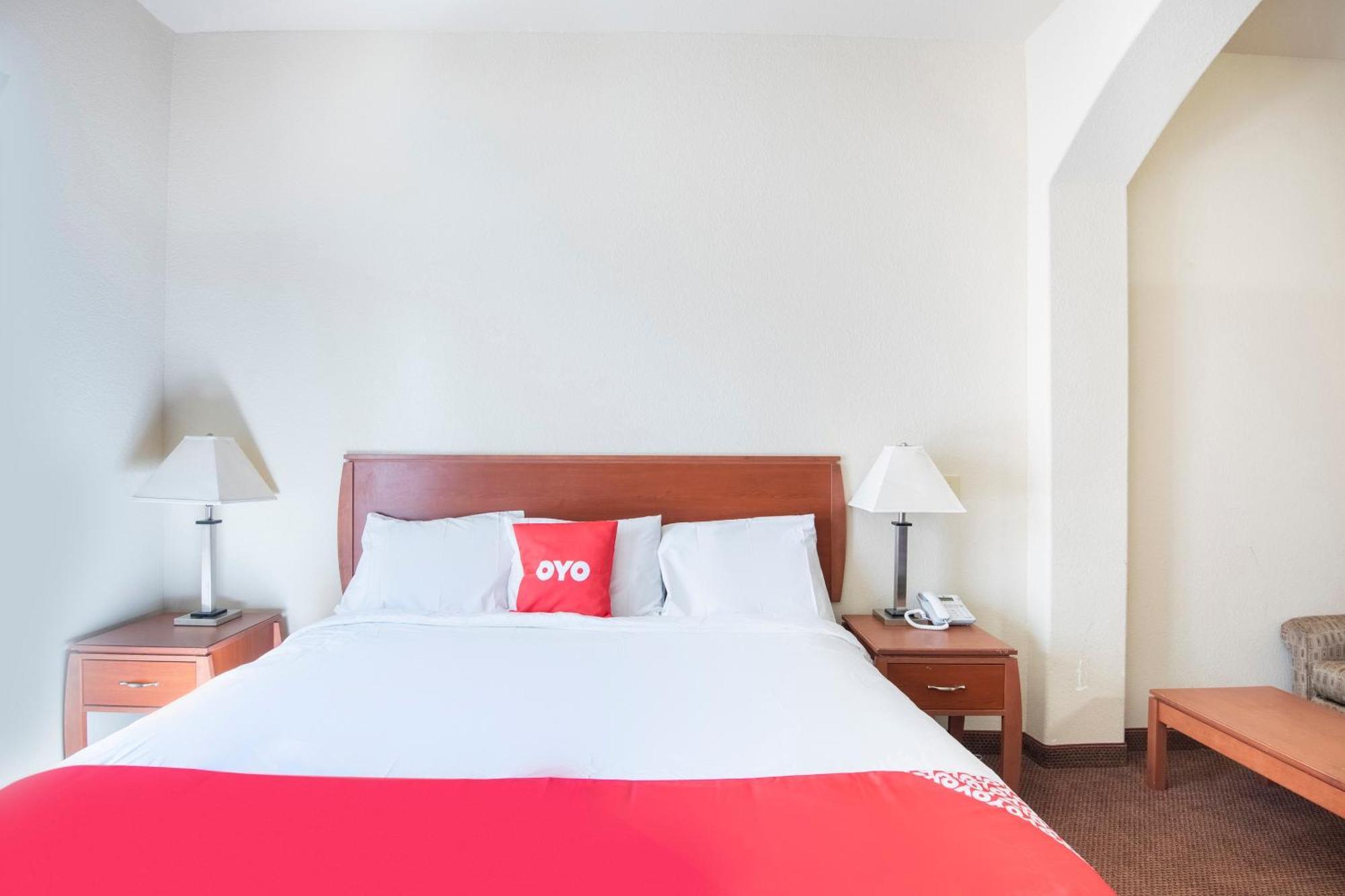 Oyo Townhouse Clute Lake Jackson Εξωτερικό φωτογραφία