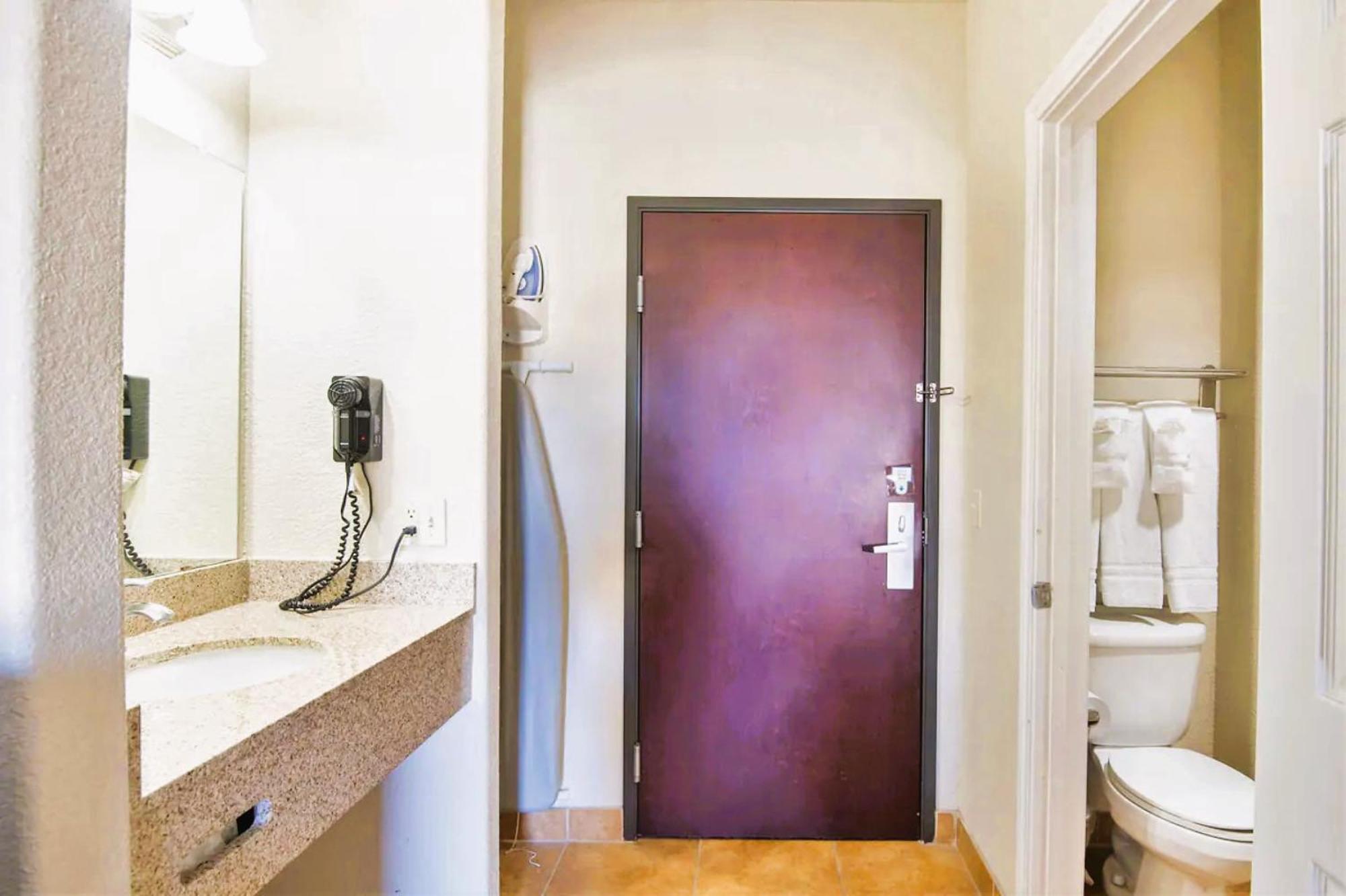 Oyo Townhouse Clute Lake Jackson Εξωτερικό φωτογραφία